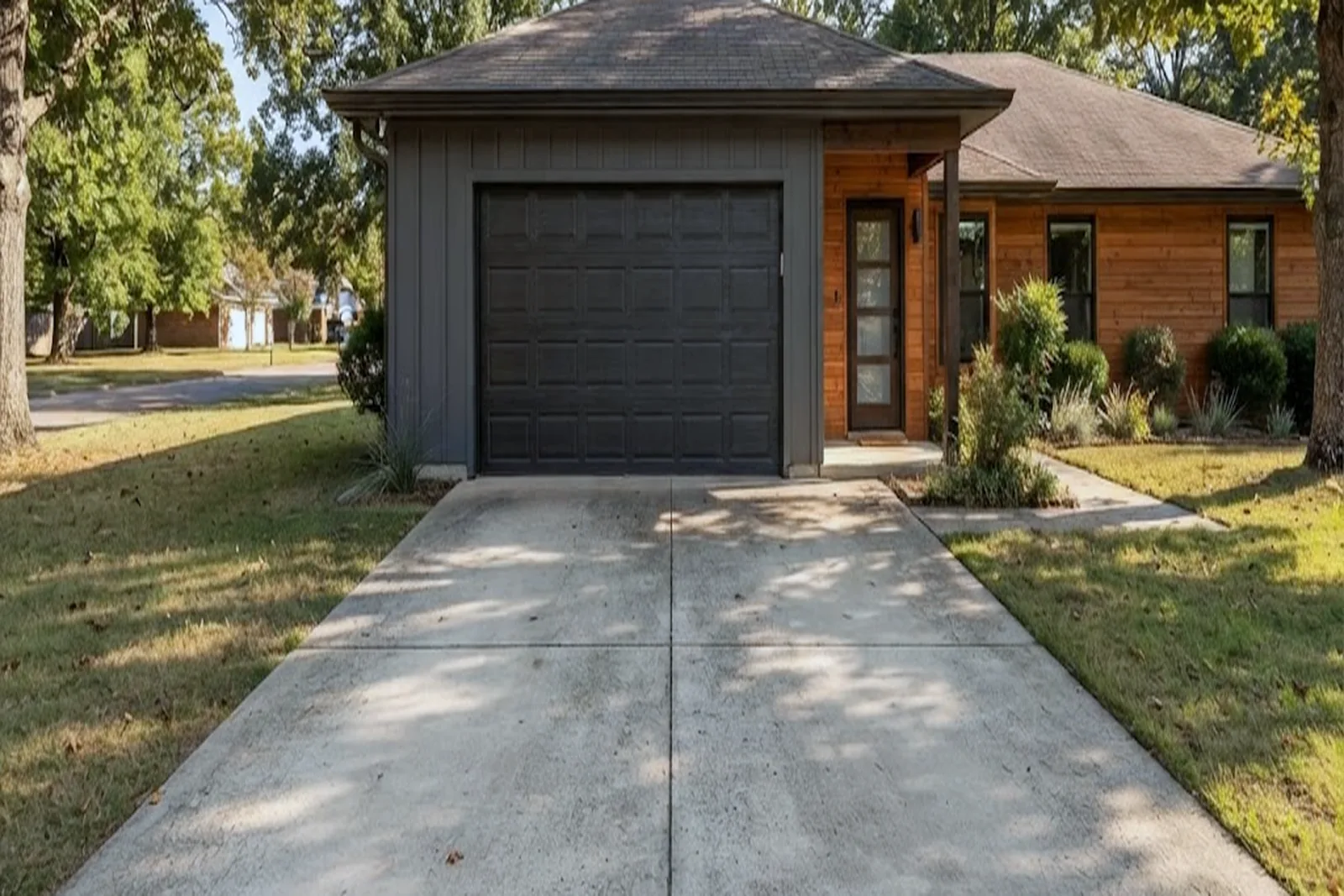 Garage door on a home in Terre Haute, IN